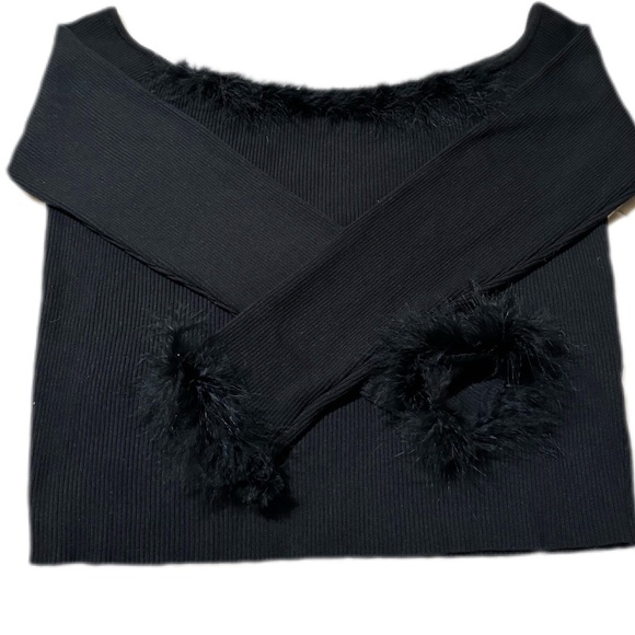 Talent Off The Shoulder Long Sleeve With Feathered Ends Size 3X - Picture 4 of 4